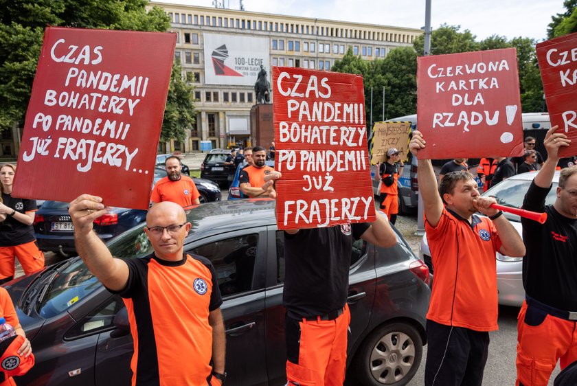 Protest ratowników medycznych w Katowicach