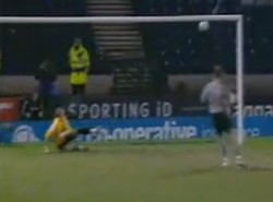 "Dziwnie jest strzelać karnego przyjacielowi"