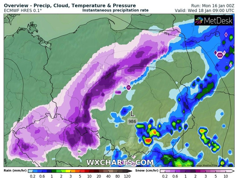 Pierwszy deszczowo-śnieżny niż przejdzie przez Polskę w środę.