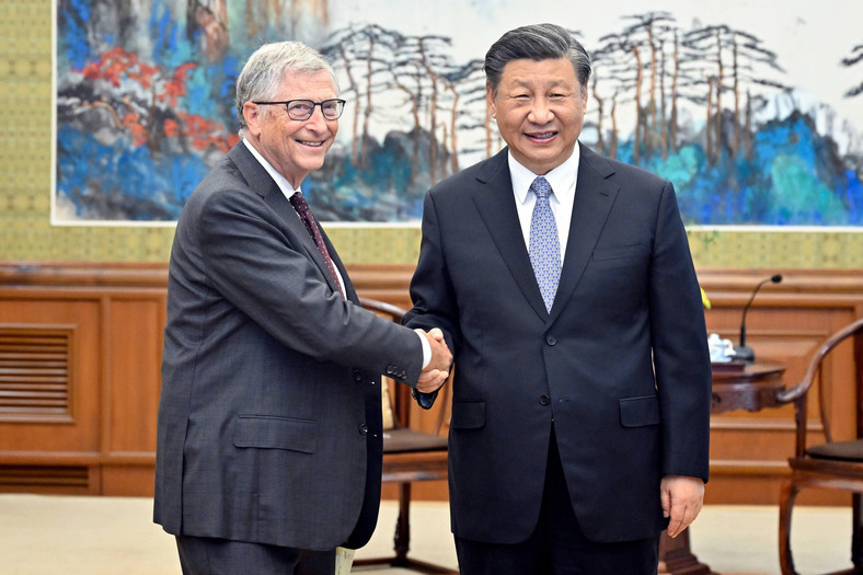 Bill Gates podczas spotkania z Xi Jinpingiem, 16 czerwca 2023 r.