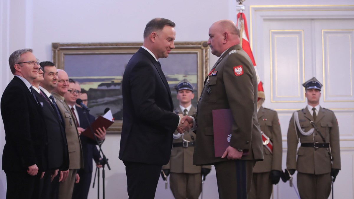 Gen. Jarosław Mika ponownie mianowany dowódcą generalnym Rodzajów Sił Zbrojnych. Prezydent Duda komentuje