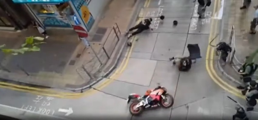 Trenutak kad je Tong naleteo na policajce