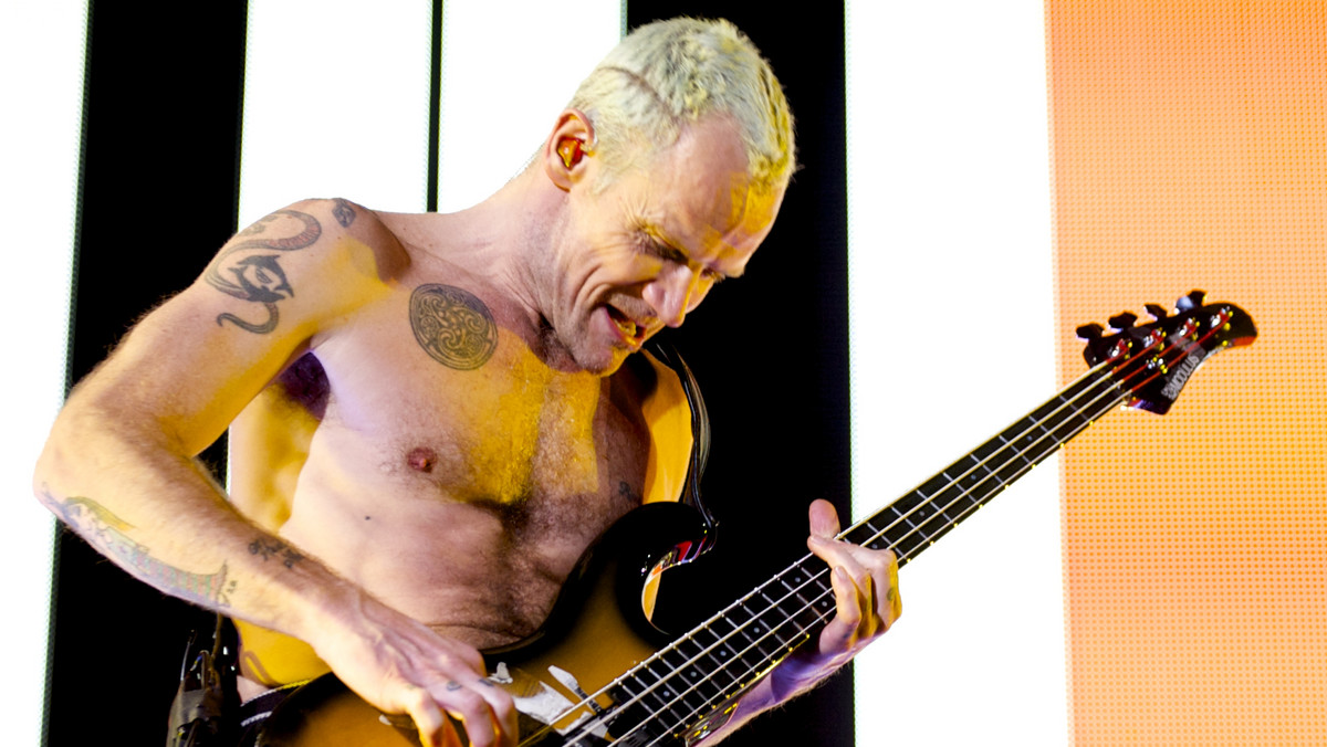 Flea, basista Red Hot Chili Peppers, udostępnił w sieci swoją pierwszą w karierze solową EP-kę zatytułowanej "Helen Burns".