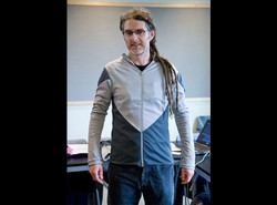 Ta bluza przytuli cię na łzawym filmie