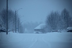 Ostra zima nie odpuszcza. Śnieżyce zasypią drogi, będzie siarczysty mróz. IMGW podaje datę kryzysu
