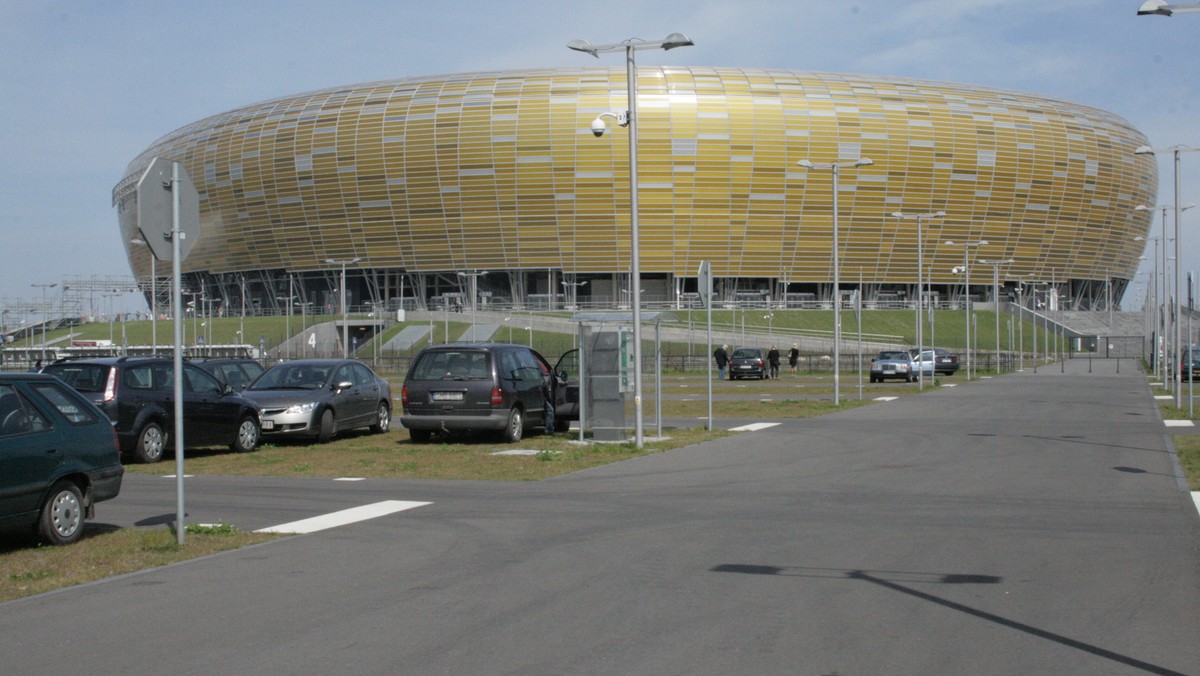 PGE Arena z powodzeniem kontynuuje pozasportowe działania, które rozpoczęła w ubiegłym roku. Chodzi przede wszystkim o wynajem pomieszczeń stadionu oraz o wykorzystanie niezagospodarowanych przestrzeni. W licznych salach i lożach na terenie stadionu można urządzić przyjęcie, wyprawić bankiet czy zorganizować studniówkę. Wiosną otwarte zostanie także Centrum Rekreacyjno-Sportowe.