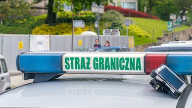 przemyt przez balony. funkcjonariusze sg i policja przejęli tysiące pa