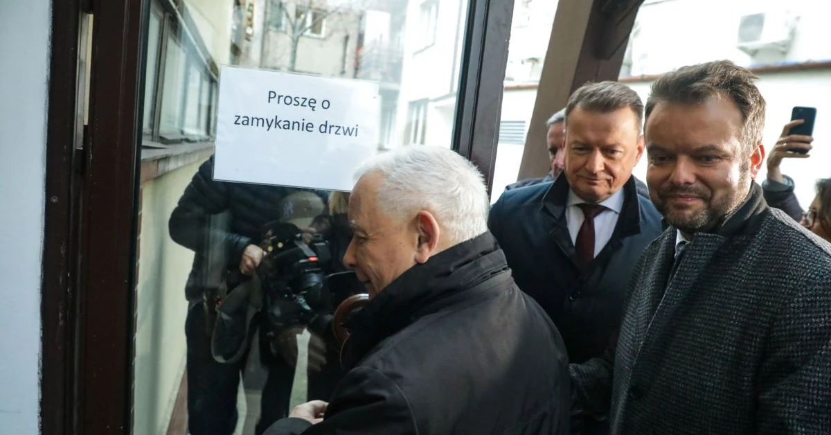 Gorąco w PiS. Pilne zebranie kierownictwa partii