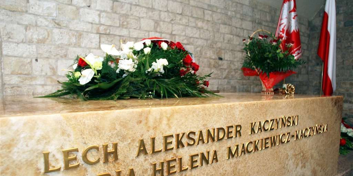 Kaczyński złożył kwiaty na Wawelu