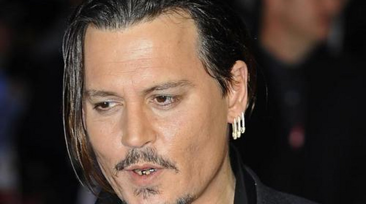 Mi történt? Szörnyen néz ki Johnny Depp fogsora