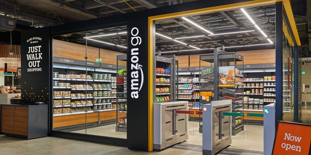 Amazon otworzył pierwszy sklep Amazon GO w małym formacie