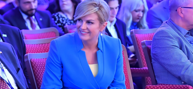 Coraz mocniejsze osadzenie w męskim stylu: Kolinda Grabar-Kitarovic na FE w Karpaczu. FOTO