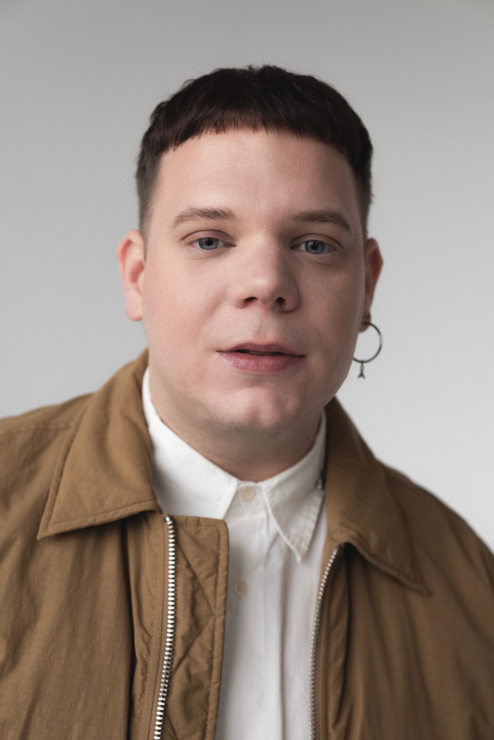 Csalár Bence misszióját, hogy a tudatos, környezetbarát és önazonos öltözködésről edukálja olvasóit