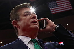 Trump reportedly once ordered his helicopter to fly low so he could stay on the phone to yell at Paul Manafort