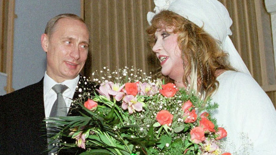 Władimir Putin i Ałła Pugaczowa, 2001 r.