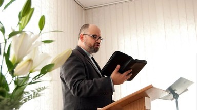 Czy takie oświadczenie może napisać Episkopat? Pastor podpowiada, jak to zrobić