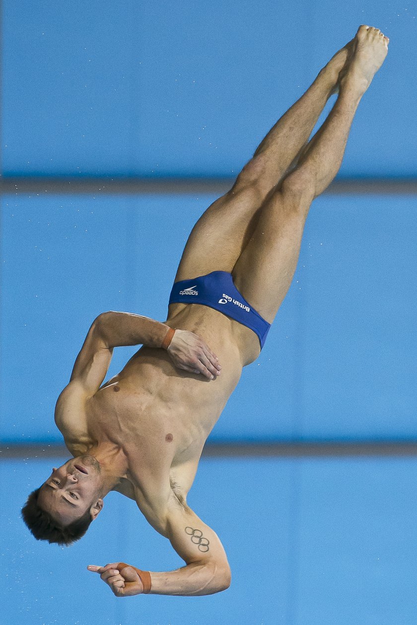 Medalista olimpijski i idol nastolatek zaręczył się ze znanym reżyserem!