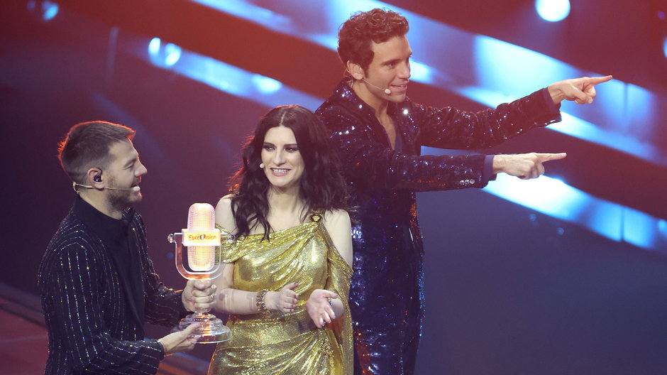 Alessandro Cattelan, Laura Pausini i Mika przed ogłoszeniem wyników wielkiego finału Eurowizji 2022