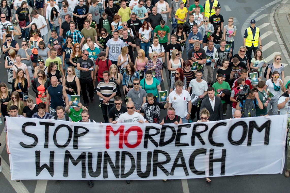 Marsz na ulicach Wrocławia po śmierci Igora Stachowiaka