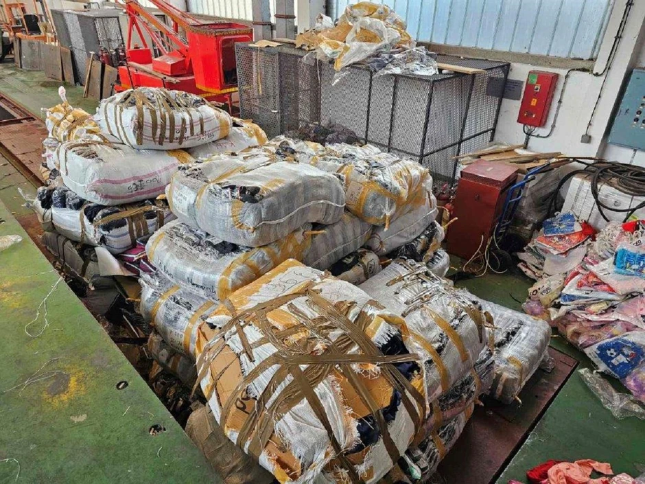 Zaplenjen tekstil na Preševu