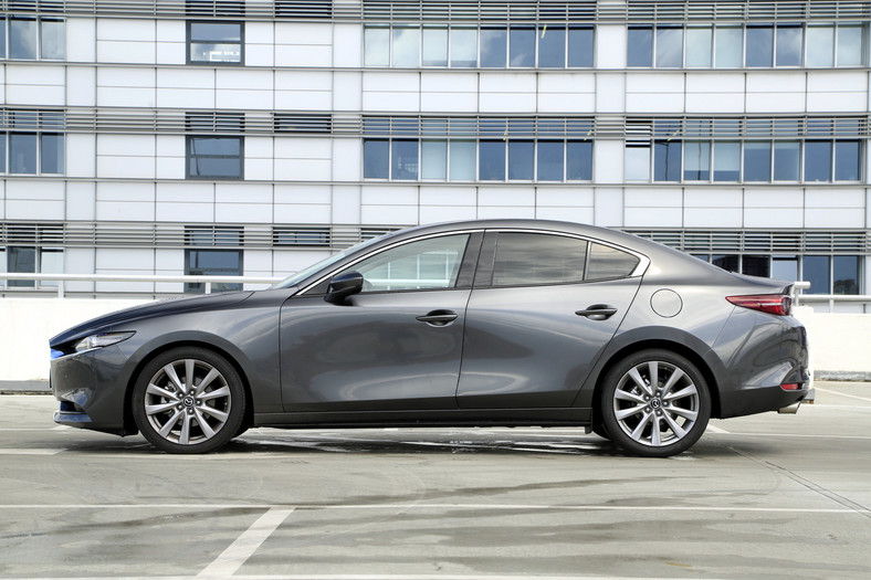 Mazda 3 Sedan 2.0 Skyactiv-G Hikari