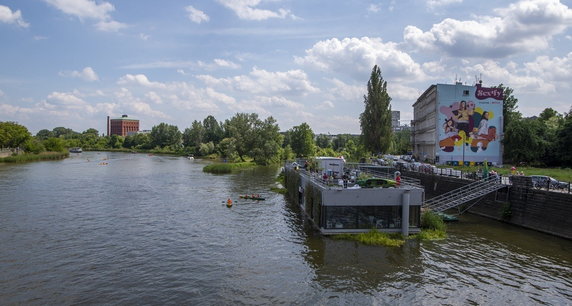 Odra Centrum we Wrocławiu już działa! To pływający dom kultury