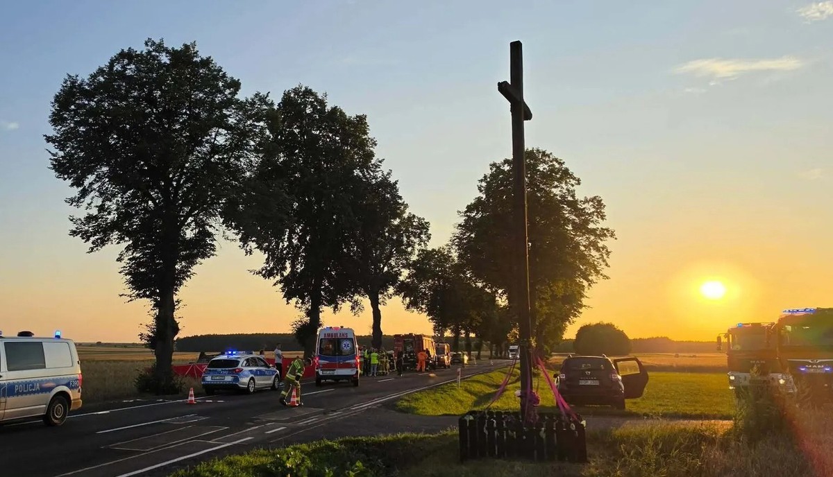 Śmierć czekała na dzieci przy krzyżu. Ludzie widzieli tragedię w Wójcinie. "Wyprzedzał nas"