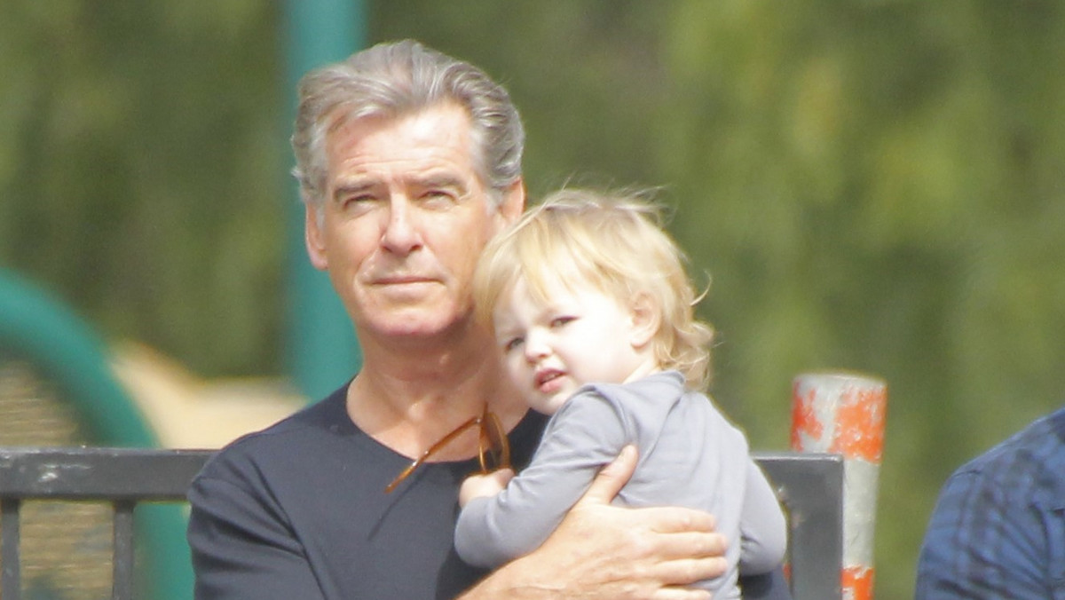 Pierce Brosnan w roli dziadka