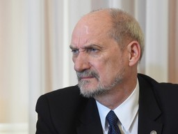 Macierewicz: Komisja smoleńska powołana, bo ujawniono istotne informacje