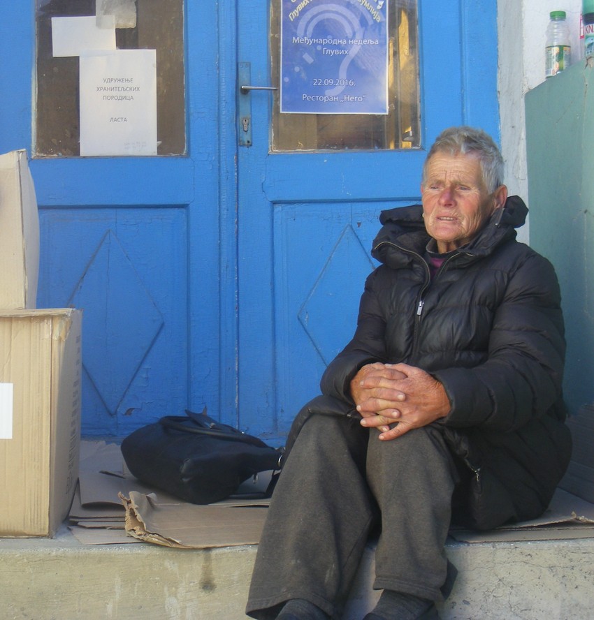 Inosava dane provodi na ulici jer nema čime da plati podstanarsku sobu