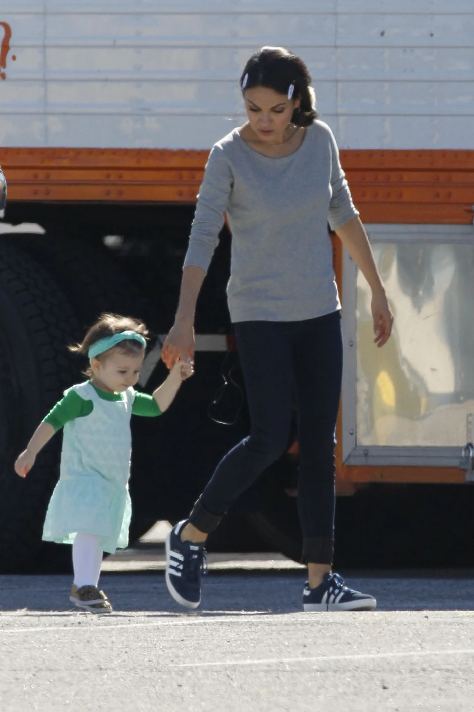 Mila Kunis sa ćerkicom