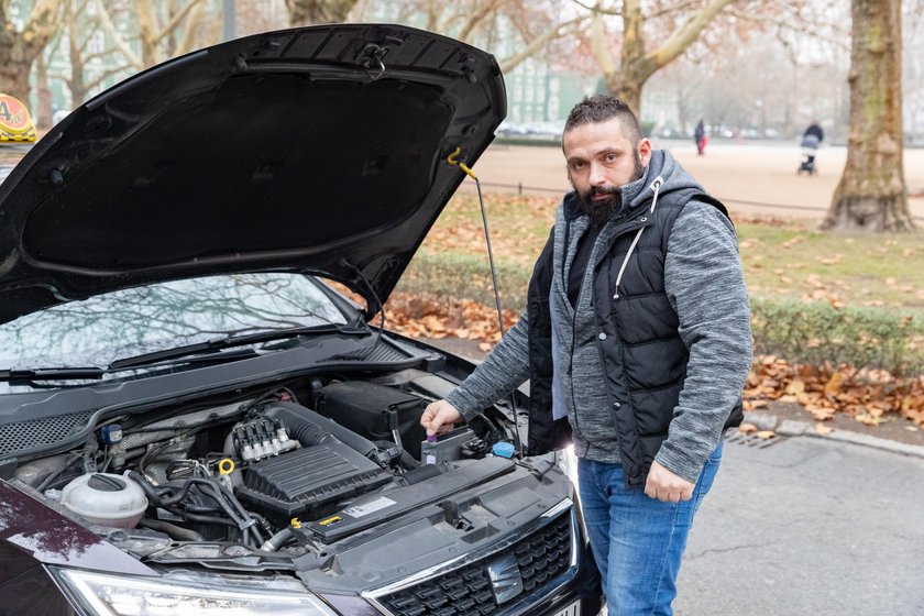 Taksówkarz w szoku: Woziłem ludzi na bombie!