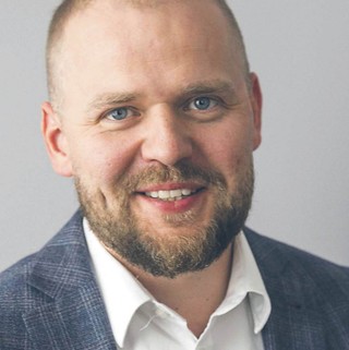 Wiceminister rozwoju: Chcemy postawić na farmy wiatrowe [WYWIAD]