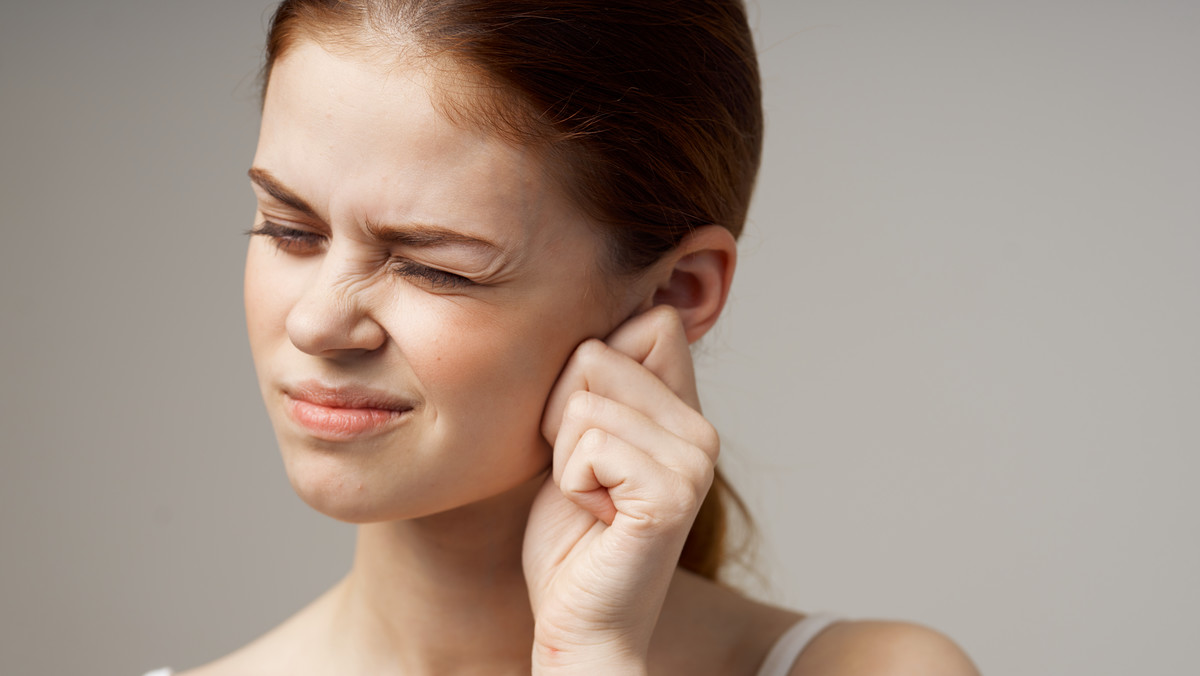 Jak wyczyścić ucho z woskowiny? Domowe sposoby