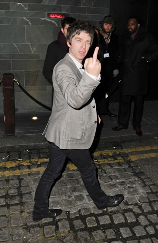 Noel Gallagher w drodze na afterparty po Brit Awards 2013