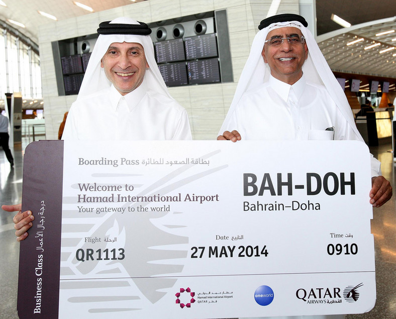 Jego Ekscelencja Pan Akbar Al Baker, Qatar Airways CEO (z lewej) i Jego Ekscelencja Pan Abdul Aziz Mohammad Al-Noaimi, Prezes Urzędu Lotnictwa Cywilnego Kataru