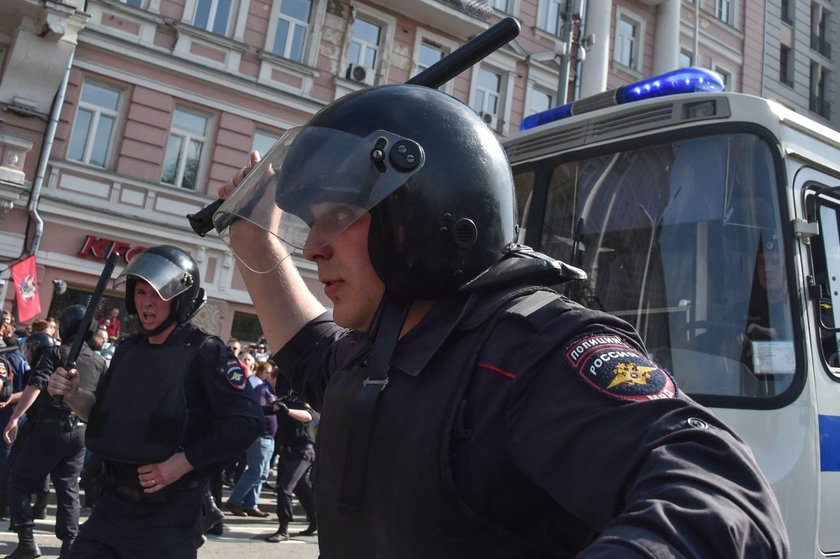 Protesty w kilkudziesięciu miastach. Zatrzymano ponad tysiąc osób