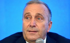 Schetyna ogłasza: Zawieszamy bojkot TVP, żeby dawać świadectwo prawdzie