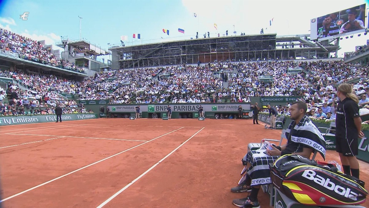 Przebudowa obiektów na których odbywa się wielkoszlemowy French Open, znowu stanęła pod znakiem zapytania. Ponownie pojawiły się problemy prawne. Francuska federacja tenisowa (FFT) planuje jak najszybciej załatwić wszystko w sądzie i wznowić działania remontowe.