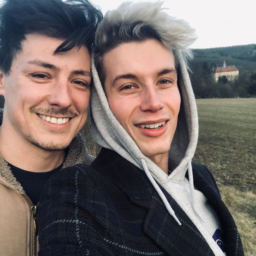 Herec Daniel Krejčík s expriateľom Matějom Stropnickým.