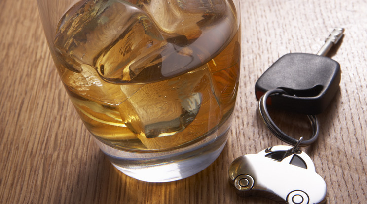 Az alkohol miatt közlekedett életveszélyesen a Merci sofőrje / Illusztráció: Northfoto