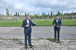 'Warszawa miastem sportowych ruin'. Premier 'wyciąga rękę' do Trzaskowskiego [WIDEO]