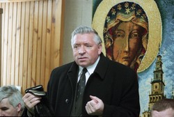 Raport o śmierci Leppera. Tonął w długach i gromadził wróżby