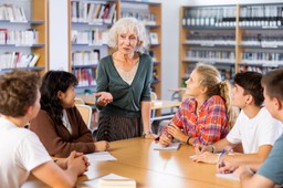 nauczycielskie świadczenia kompensacyjne 2026. jakie warunki trzeba sp