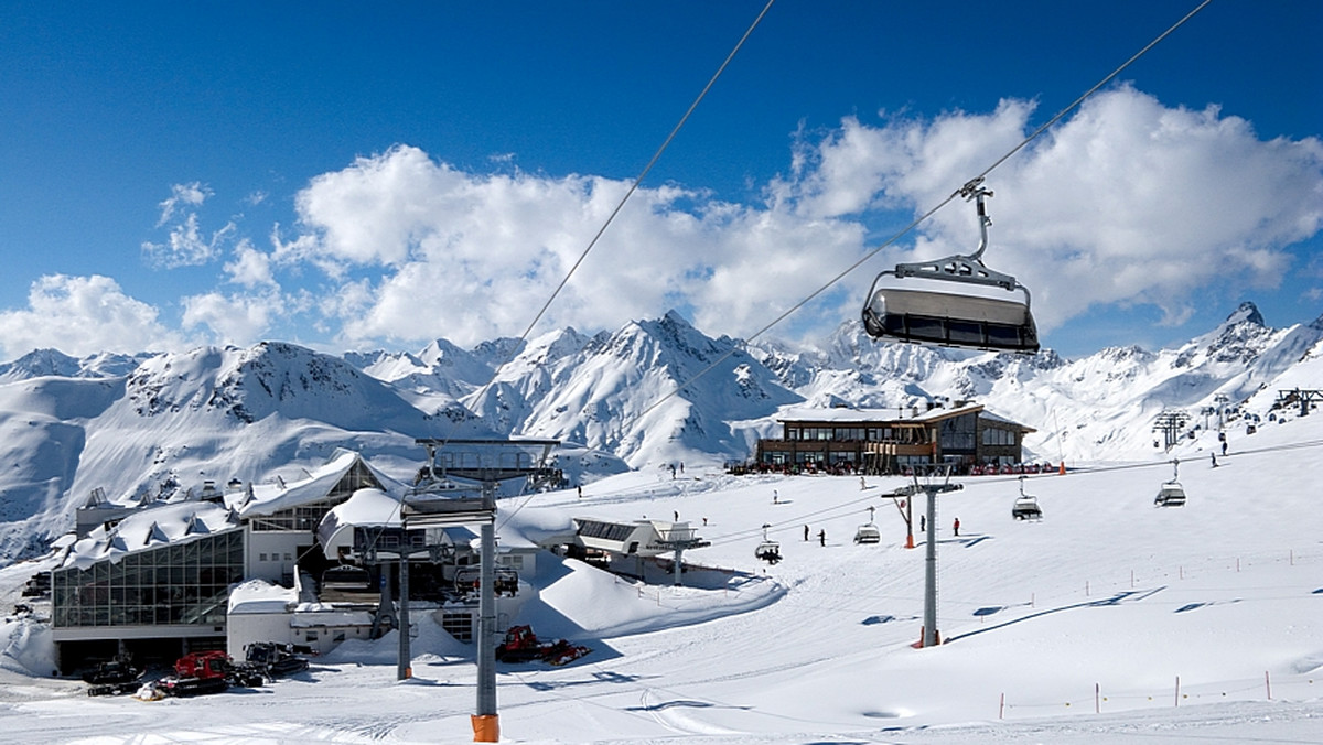 Stok narciarski w Konarach, wyciąg krzesełkowy na kieleckim Telegrafie, snowpark w Krajnie oraz zimowy plac zabaw dla dzieci w Niestachowie - to nowe atrakcje, jakie w Świętokrzyskiem czekają na narciarzy w nadchodzącym sezonie.