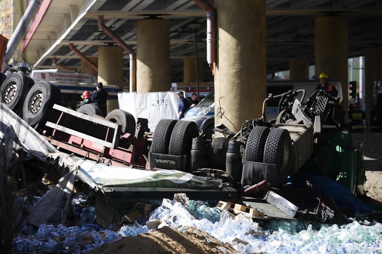 Rozbita ciężarówka