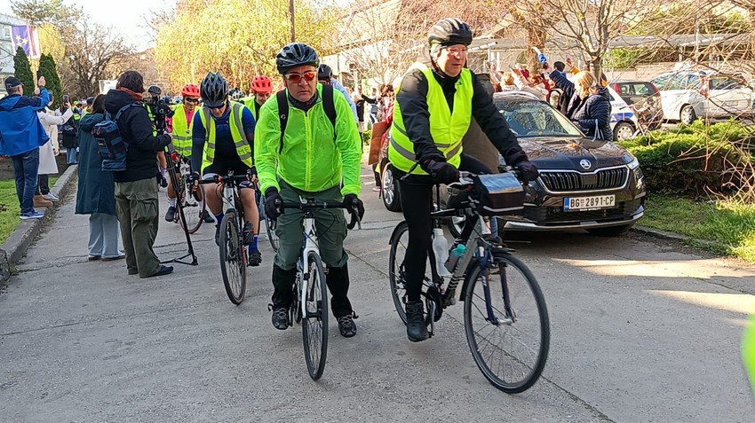 Studente su iz Subotice ispratile kolege, profesori i građani