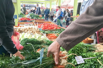Niedobory warzyw i owoców w Polsce. Ceny wciąż rosną