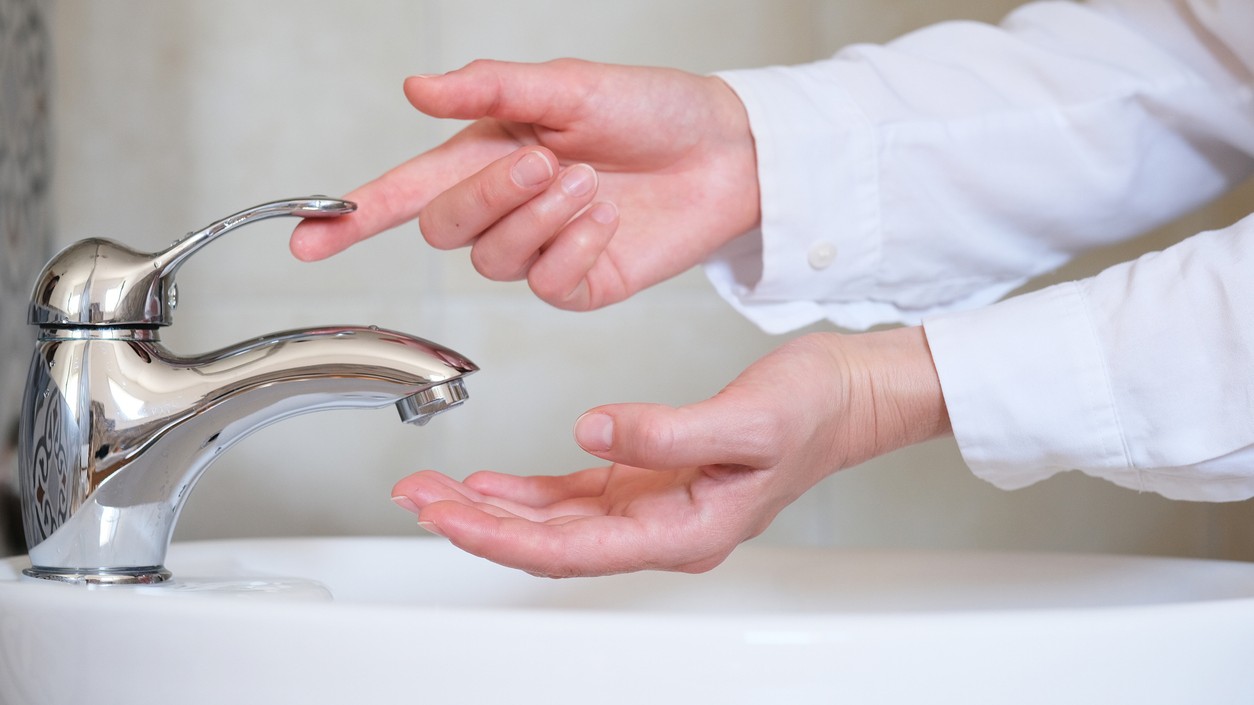 Takmer prázdne vodné nádrže, ktoré za bežných okolností zásobujú mesto pitnou vodou.