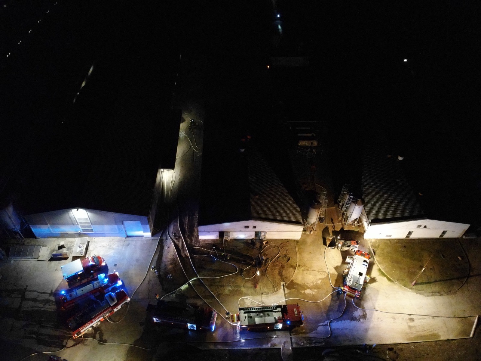 Požiar hospodárskeho objektu vo Vištuku sa podarilo zlikvidovať. 